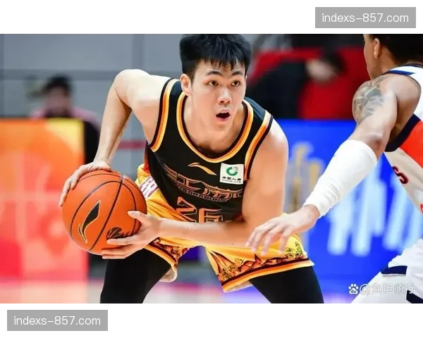 江苏新秀庞峥麟15分7助攻惊艳 末节绝平上篮展现大心脏特质